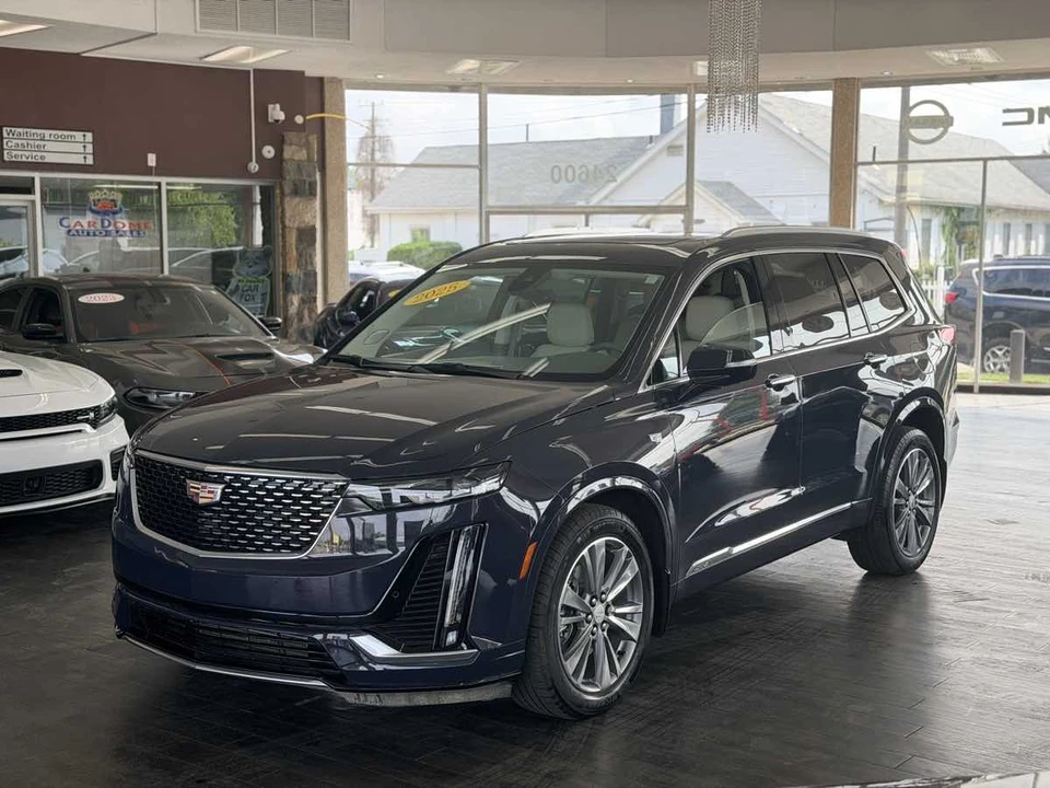 2025 Cadillac XT6 - Image 14 of 31