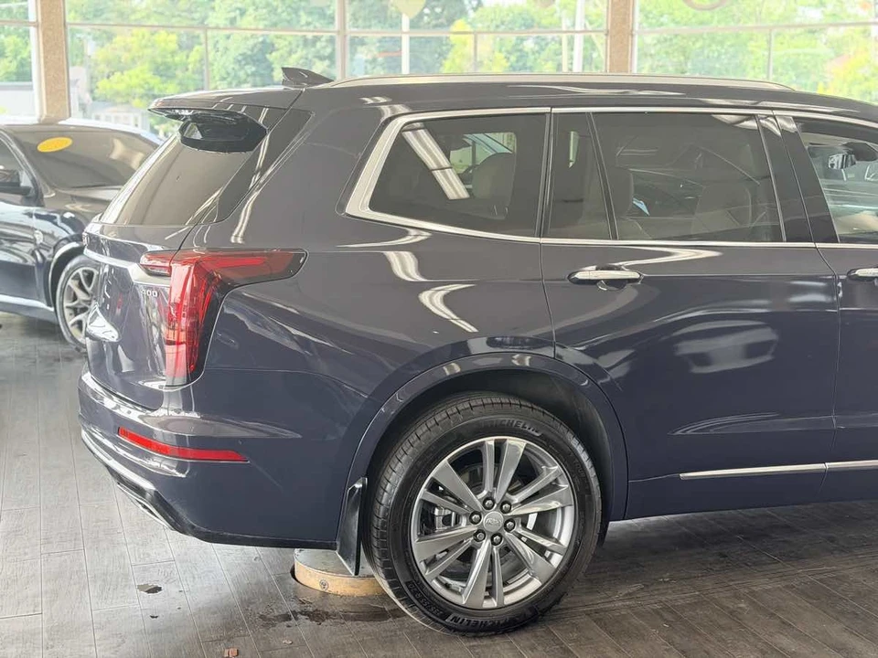2025 Cadillac XT6 - Image 6 of 31