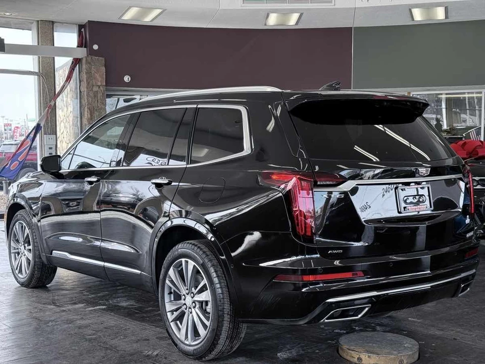2025 Cadillac XT6 - Image 11 of 12