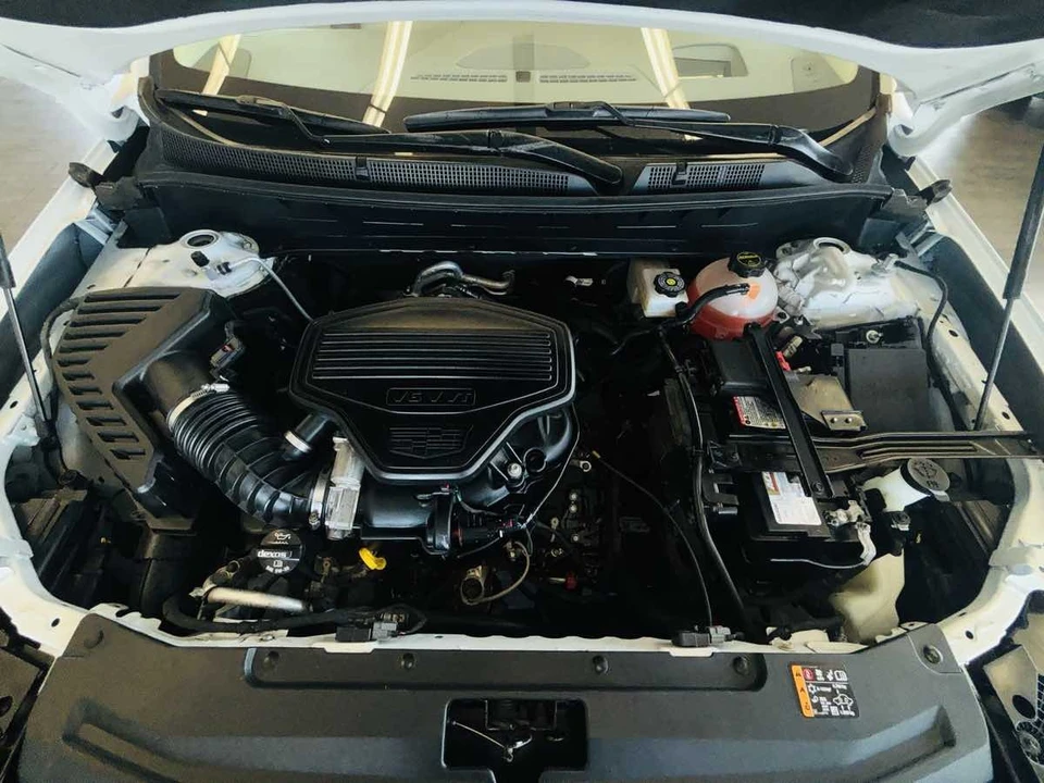 2025 Cadillac XT6 - Image 23 of 31