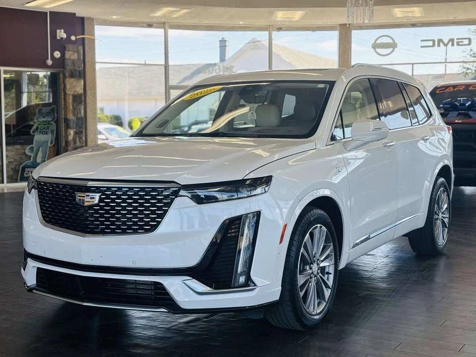2025 Cadillac XT6 - Image 17 of 31