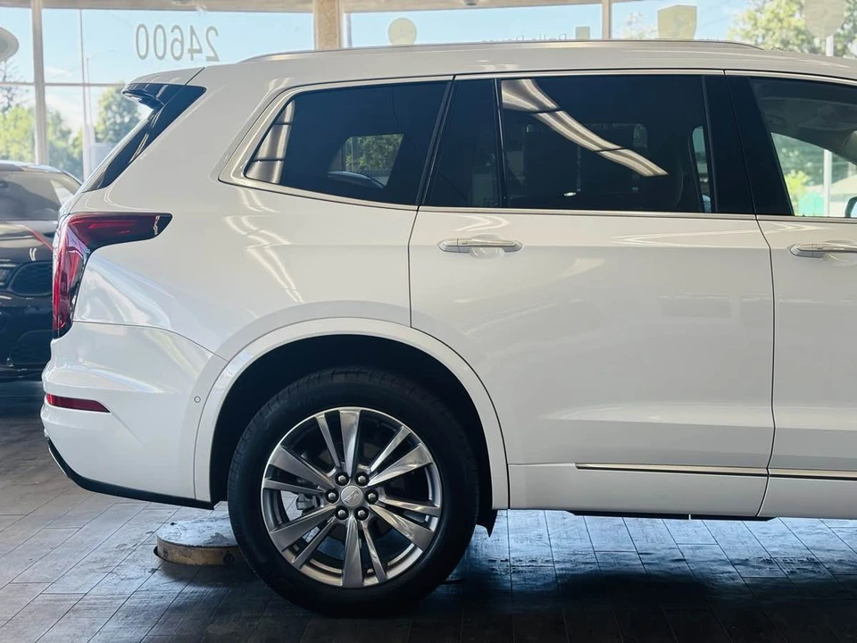 2025 Cadillac XT6 - Image 7 of 31