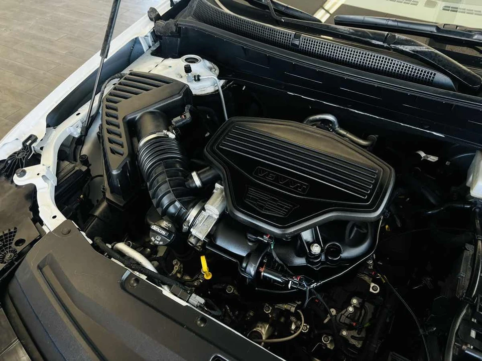 2025 Cadillac XT6 - Image 21 of 31