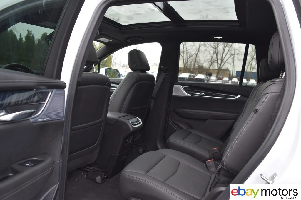 2025 Cadillac XT6 - Image 13 of 21
