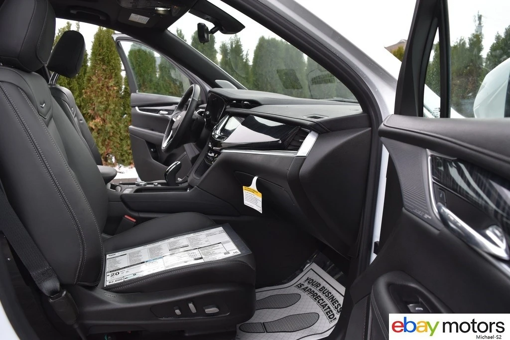 2025 Cadillac XT6 - Image 18 of 21