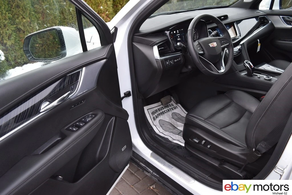 2025 Cadillac XT6 - Image 11 of 21