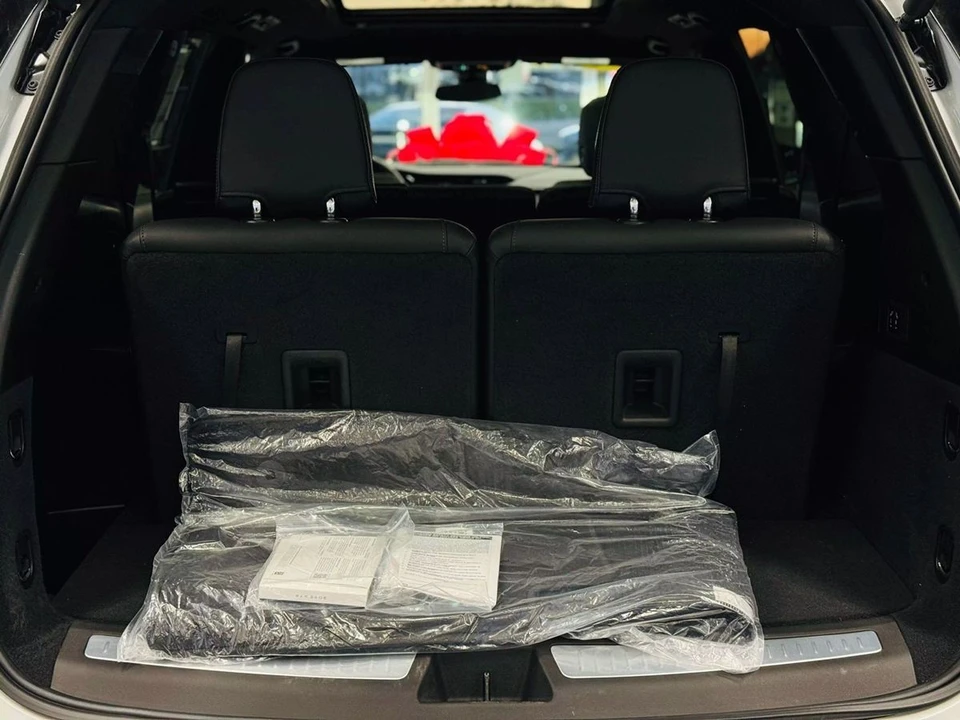 2025 Cadillac XT6 - Image 11 of 21
