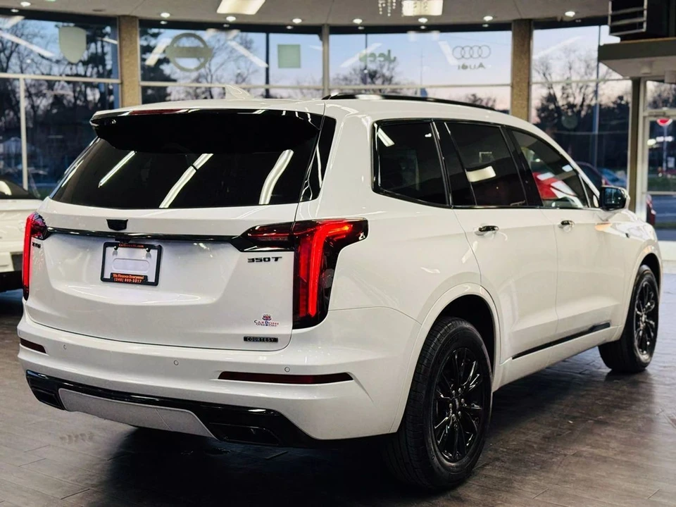 2025 Cadillac XT6 - Image 10 of 21