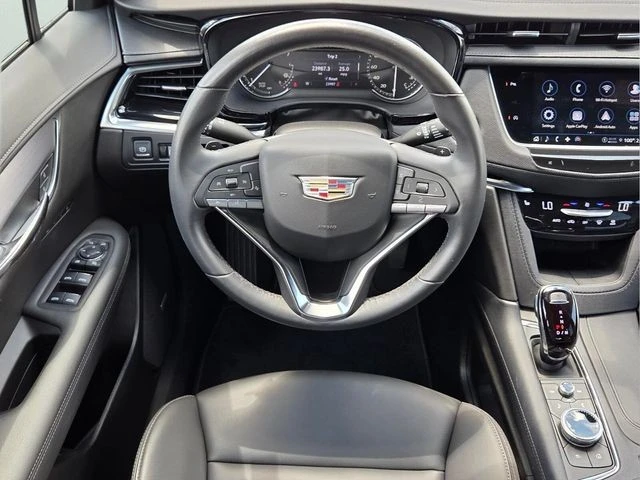 2025 Cadillac XT6 - Image 19 of 31