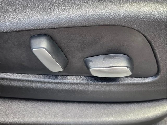 2025 Cadillac XT6 - Image 24 of 31