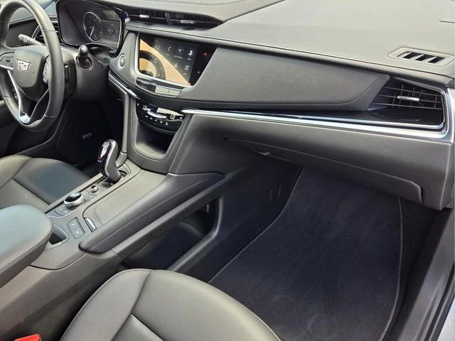 2025 Cadillac XT6 - Image 25 of 31