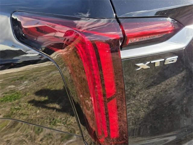 2025 Cadillac XT6 - Image 11 of 21