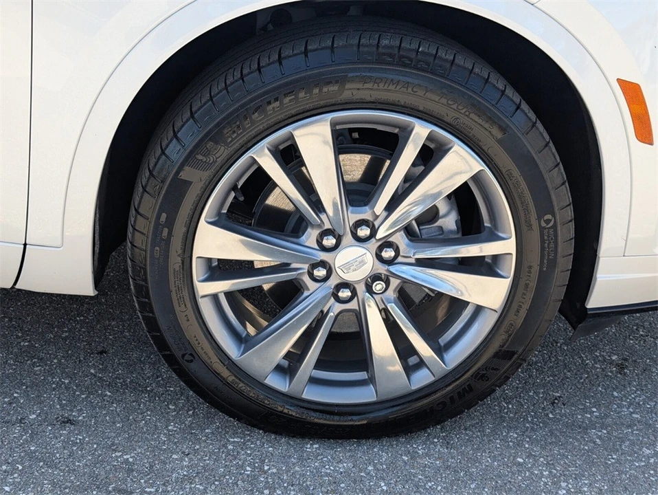 2025 Cadillac XT6 - Image 9 of 12