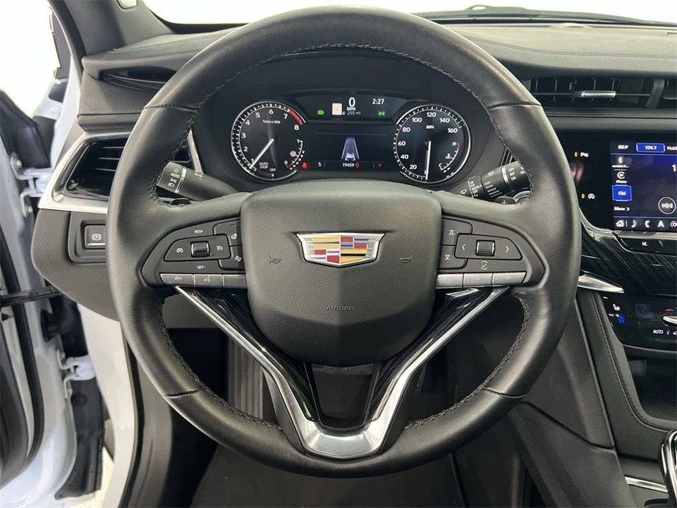 2025 Cadillac XT6 - Image 11 of 12