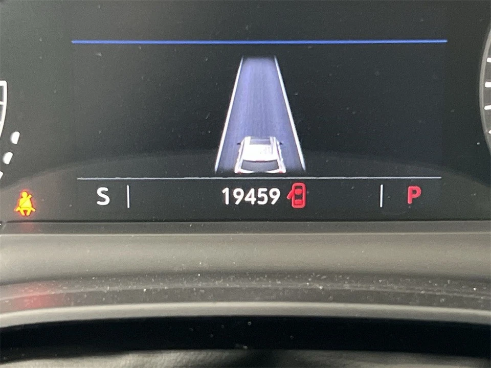 2025 Cadillac XT6 - Image 12 of 12