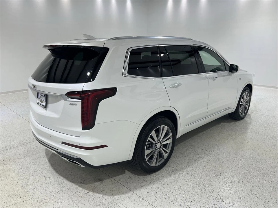 2025 Cadillac XT6 - Image 8 of 12