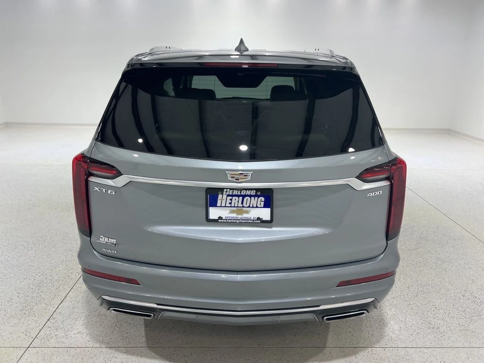 2025 Cadillac XT6 - Image 4 of 21