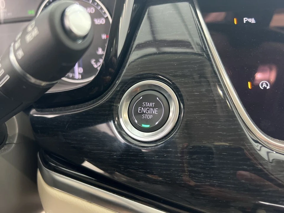 2025 Cadillac XT6 - Image 15 of 21