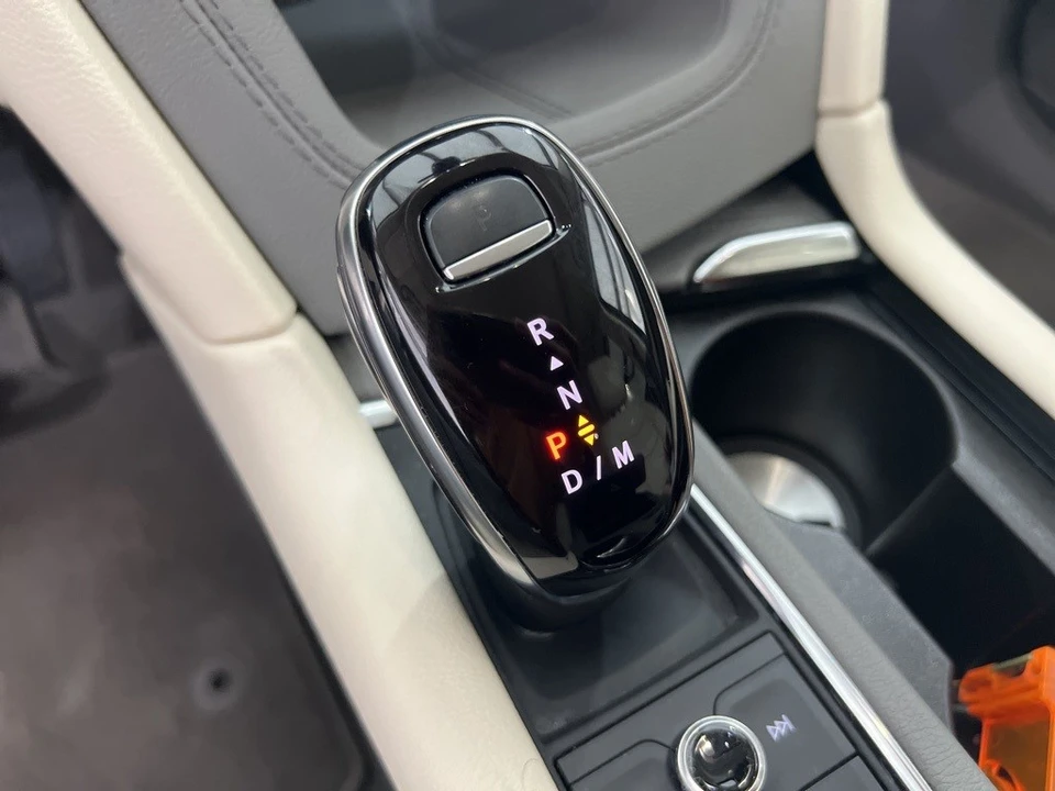 2025 Cadillac XT6 - Image 14 of 21