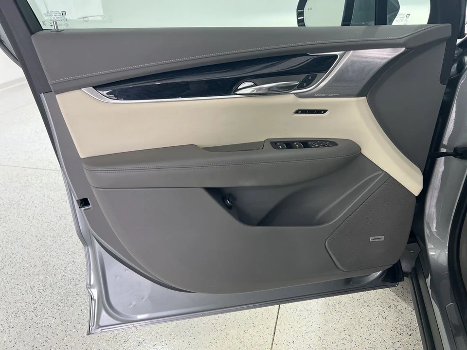 2025 Cadillac XT6 - Image 19 of 21