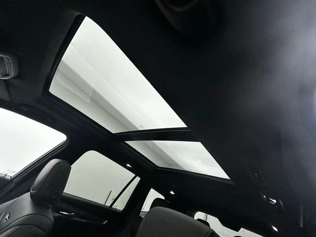 2025 Cadillac XT6 - Image 10 of 12