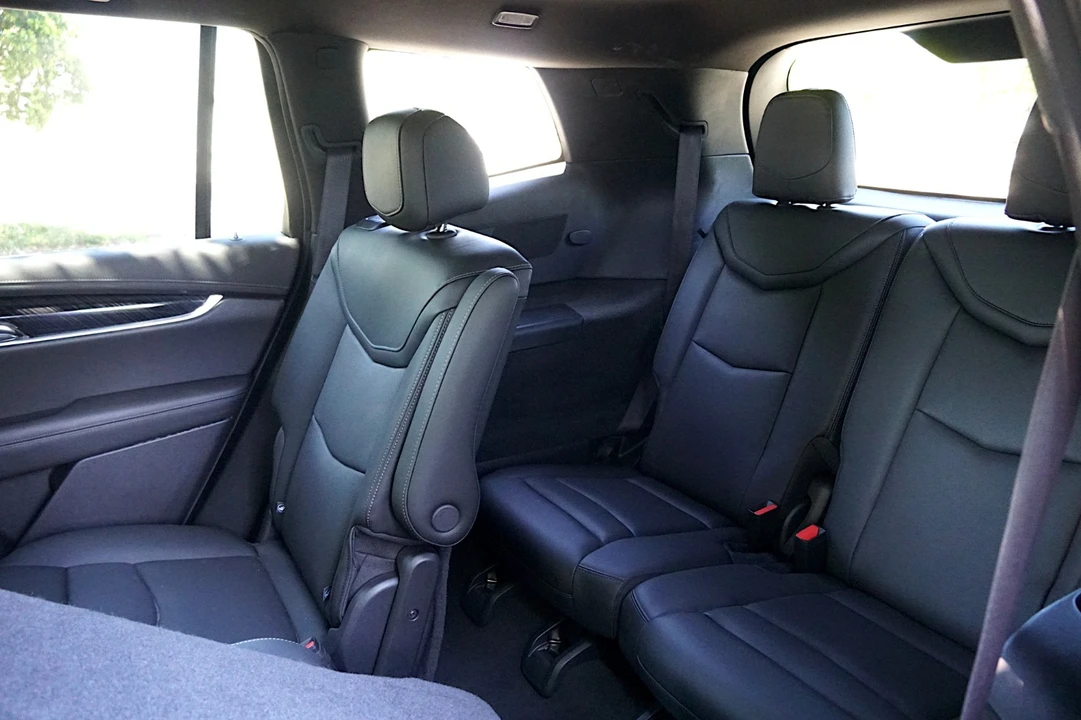 2025 Cadillac XT6 - Image 22 of 31