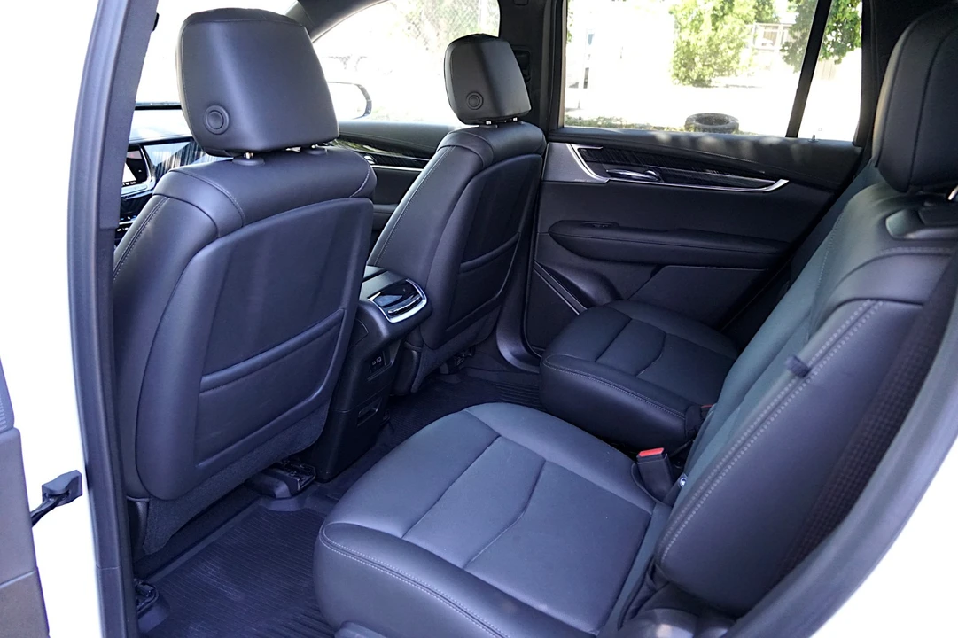 2025 Cadillac XT6 - Image 19 of 31