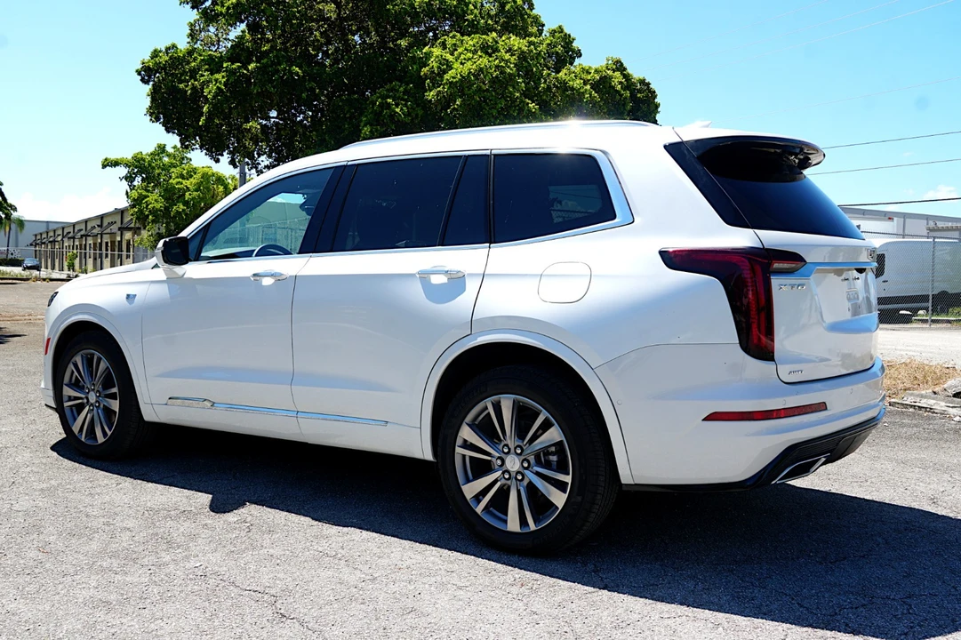 2025 Cadillac XT6 - Image 9 of 31