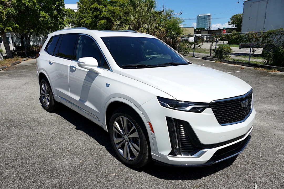 2025 Cadillac XT6 - Image 14 of 31