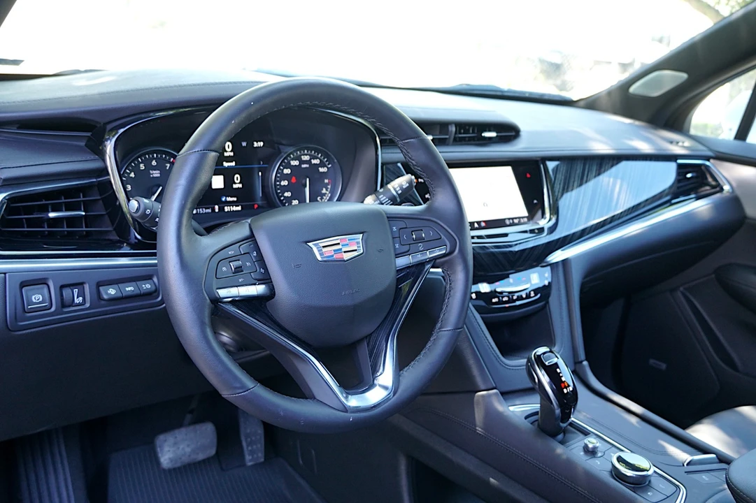 2025 Cadillac XT6 - Image 26 of 31
