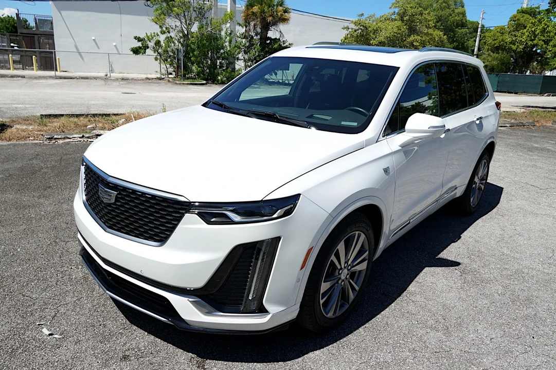 2025 Cadillac XT6 - Image 12 of 31