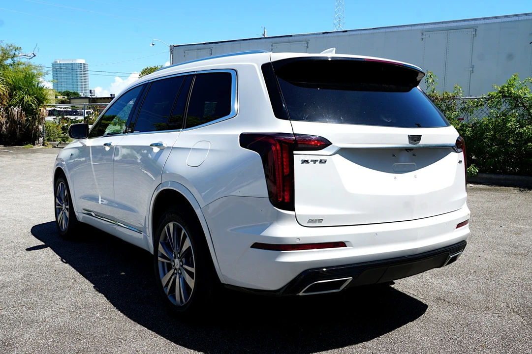 2025 Cadillac XT6 - Image 8 of 31