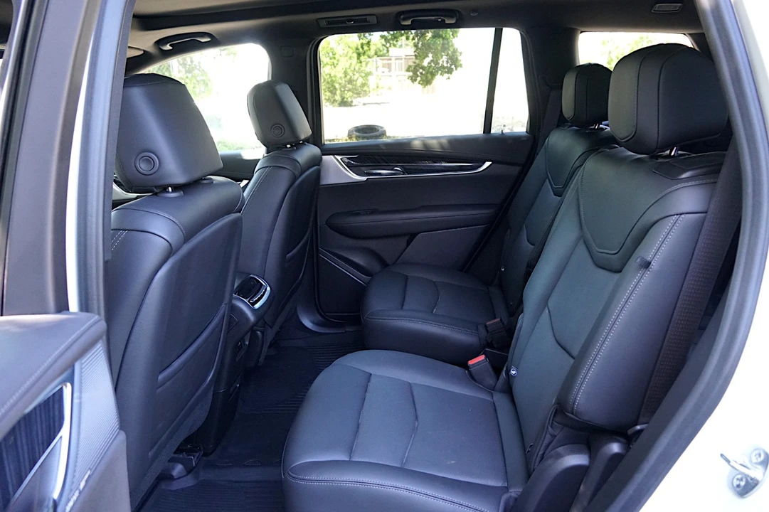 2025 Cadillac XT6 - Image 20 of 31