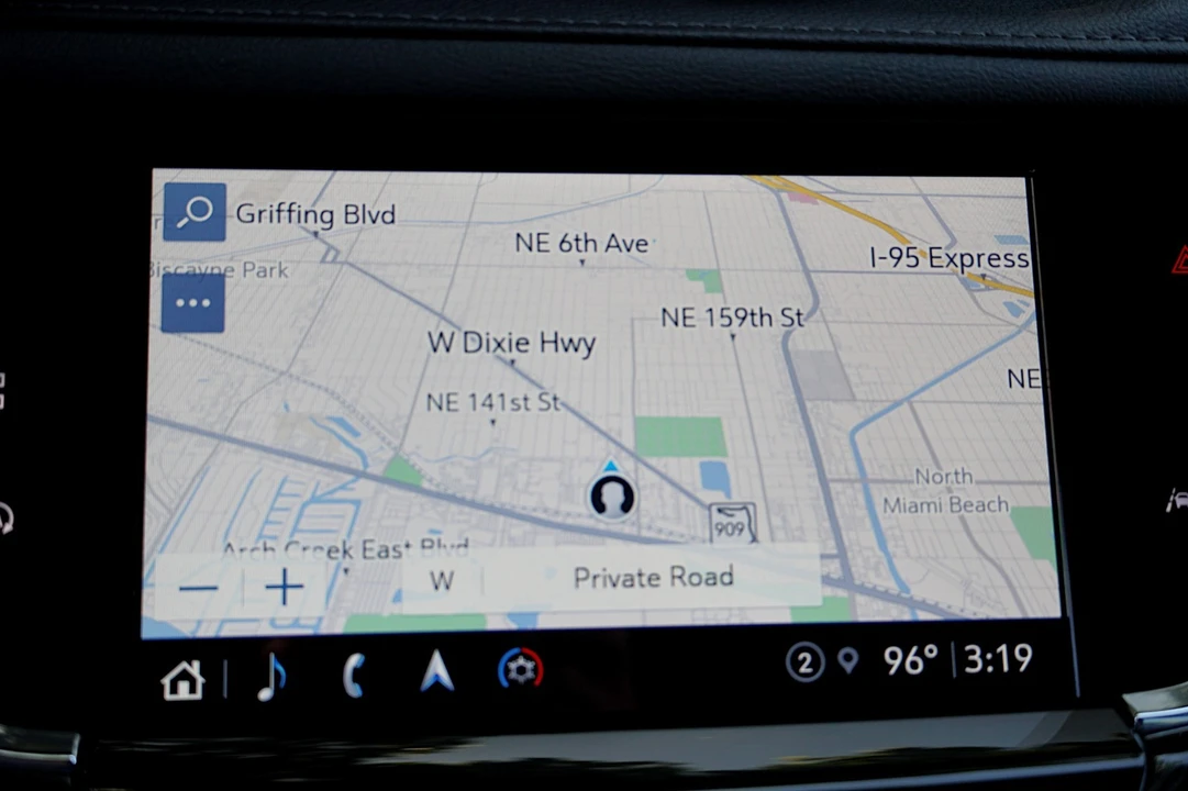 2025 Cadillac XT6 - Image 27 of 31