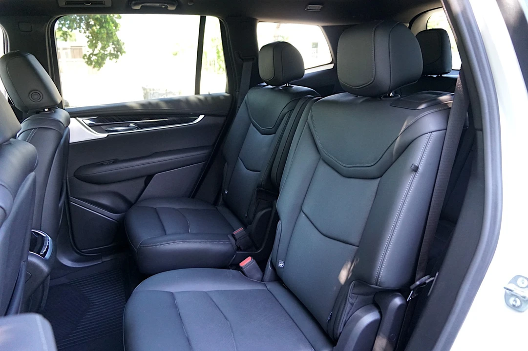 2025 Cadillac XT6 - Image 21 of 31