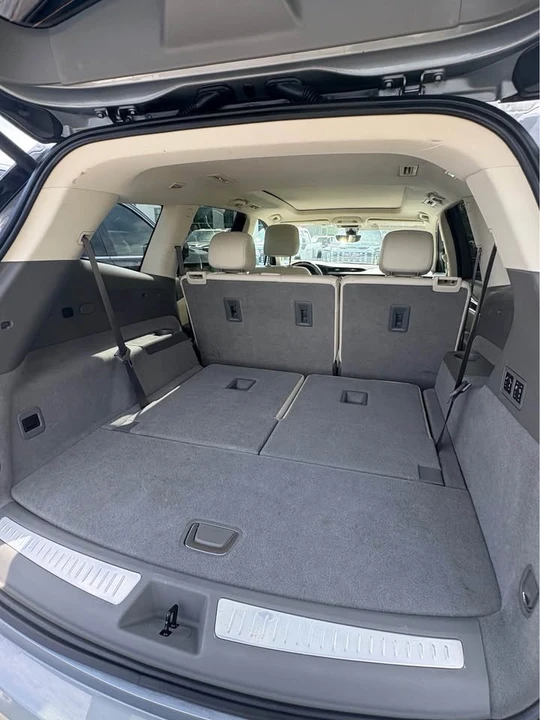 2025 Cadillac XT6 - Image 8 of 13