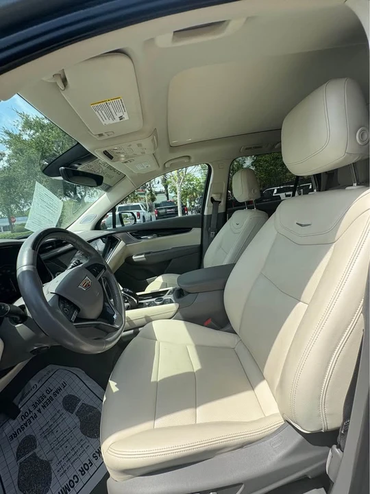 2025 Cadillac XT6 - Image 5 of 13