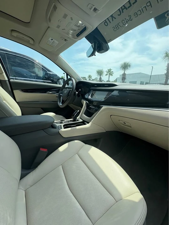 2025 Cadillac XT6 - Image 10 of 13