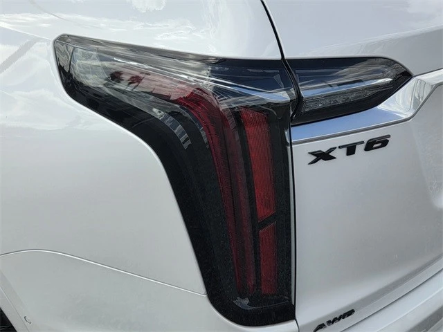 2025 Cadillac XT6 - Image 11 of 21