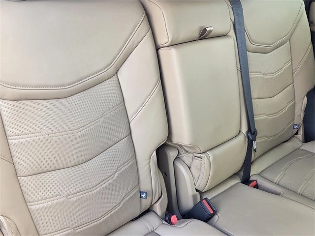 2025 Cadillac XT6 - Image 19 of 21