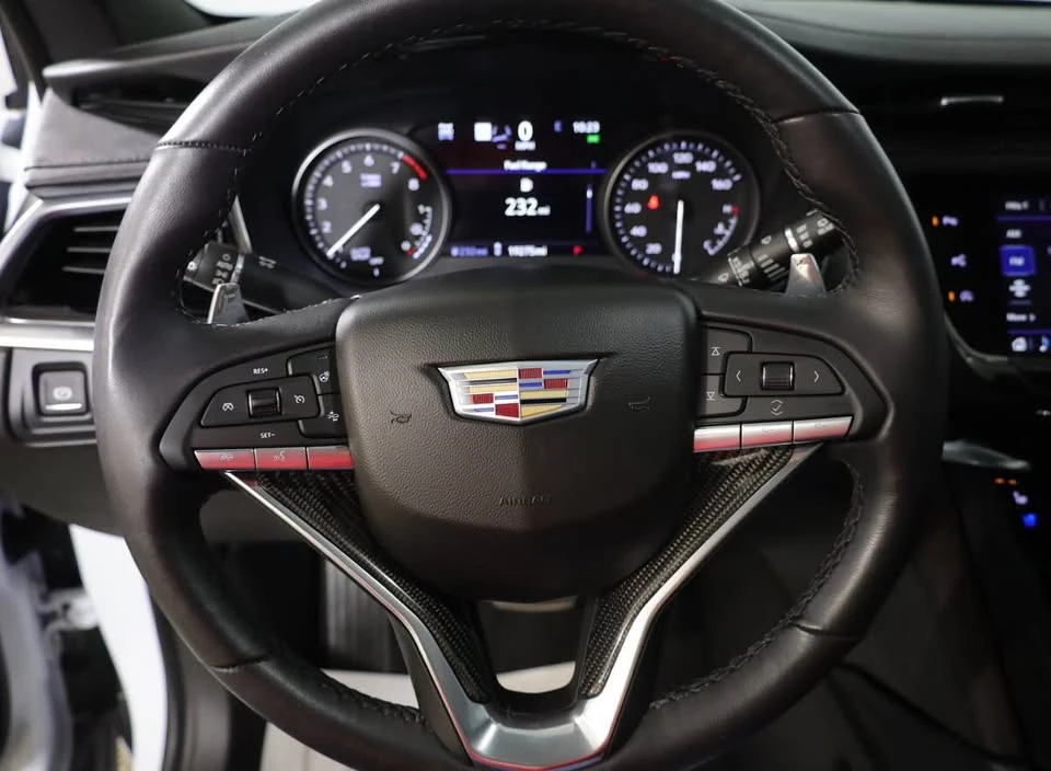 2025 Cadillac XT6 - Image 13 of 19