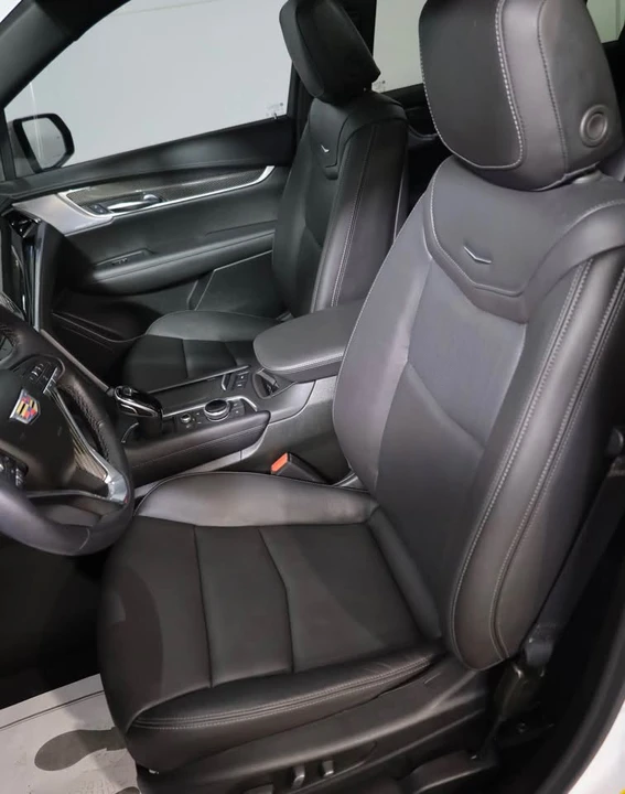 2025 Cadillac XT6 - Image 6 of 19