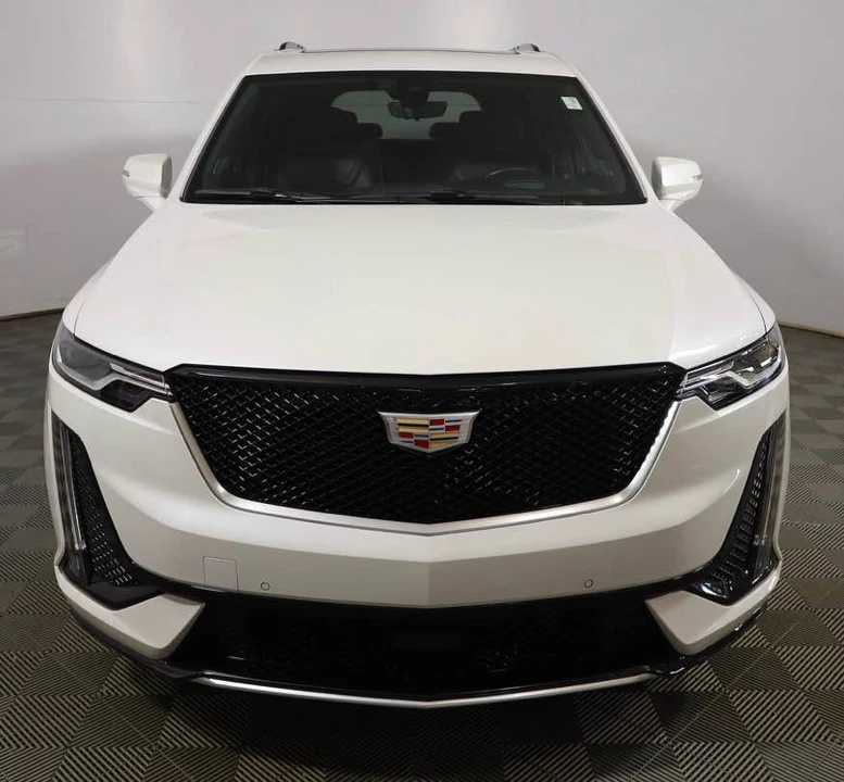 2025 Cadillac XT6 - Image 2 of 19