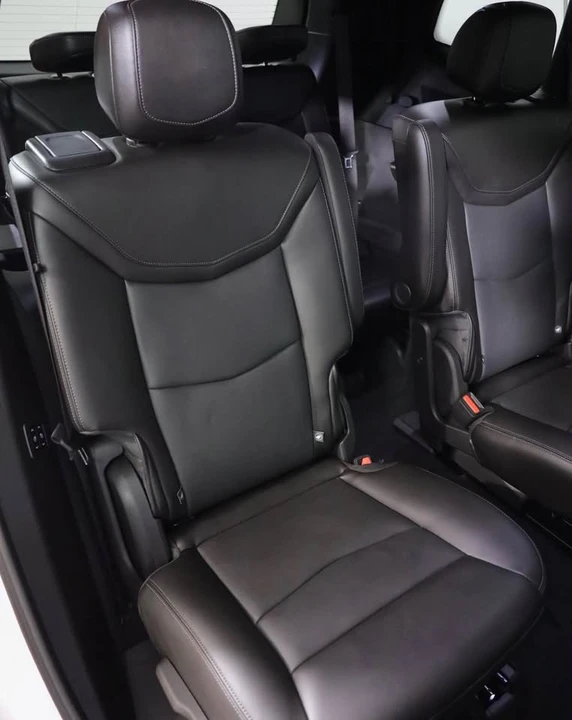 2025 Cadillac XT6 - Image 8 of 19