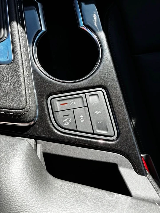2025 Cadillac CT4 - Image 12 of 17