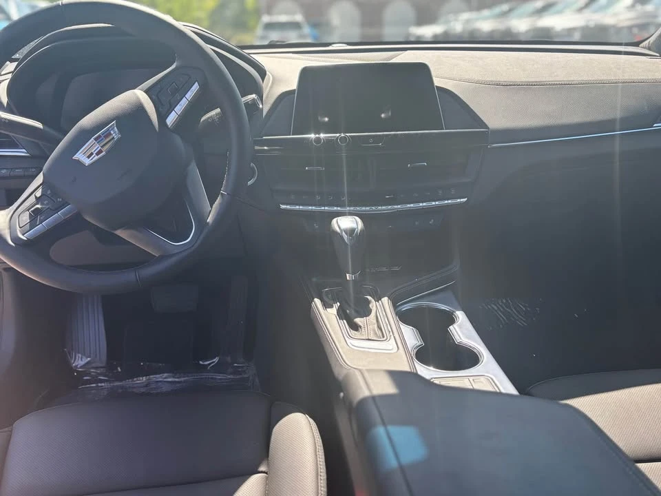 2025 Cadillac CT4 - Image 5 of 10