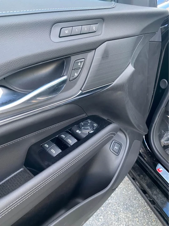 2025 Cadillac CT4 - Image 4 of 15