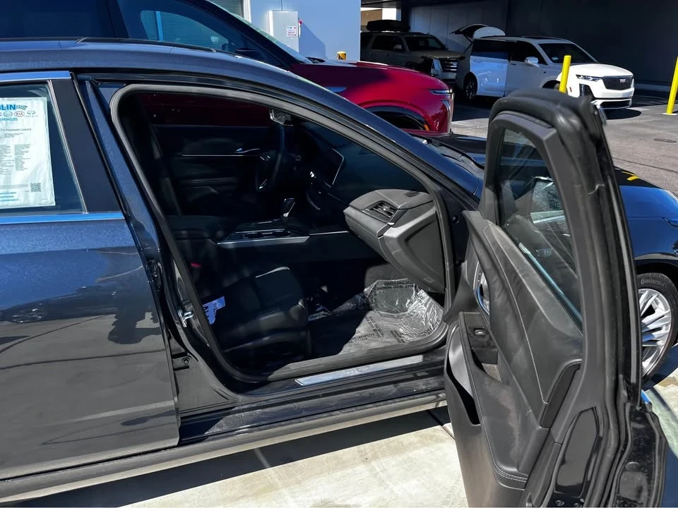 2025 Cadillac CT4 - Image 8 of 11