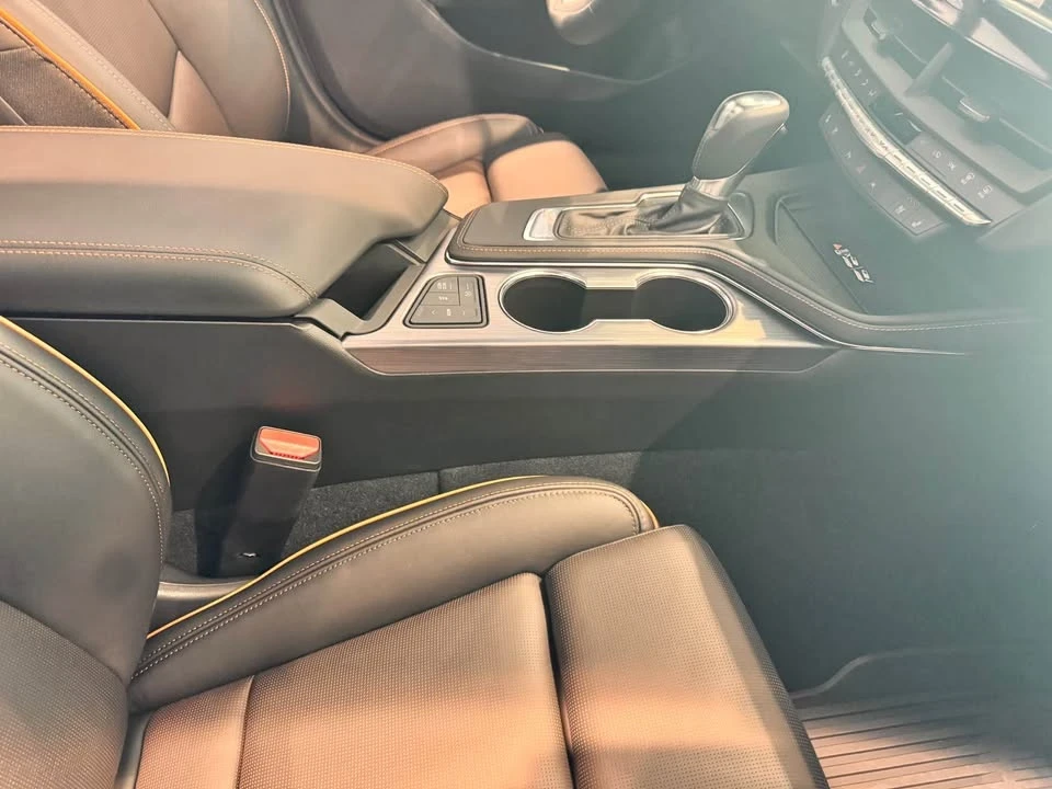 2025 Cadillac CT4 - Image 4 of 8