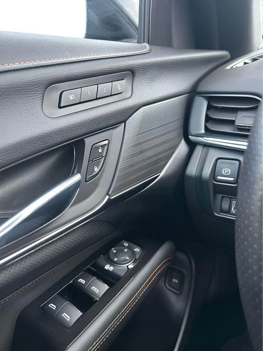 2025 Cadillac CT4 - Image 16 of 18